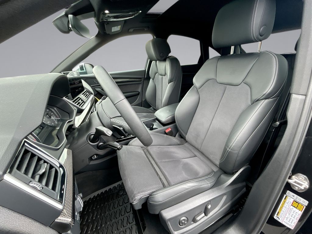Thumbnail: 2024 Audi SQ5 - 30
