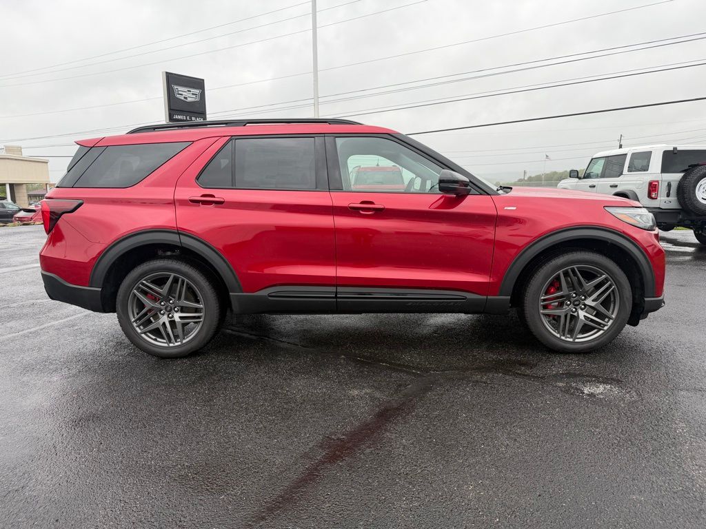 2026 Ford Explorer ST-Line - 9