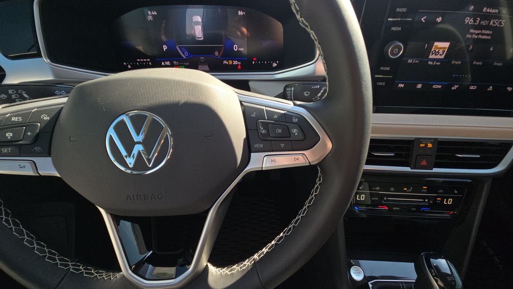 2025 Volkswagen Taos