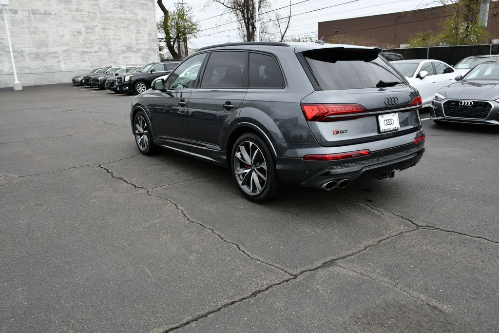Thumbnail: 2023 Audi SQ7 - 3