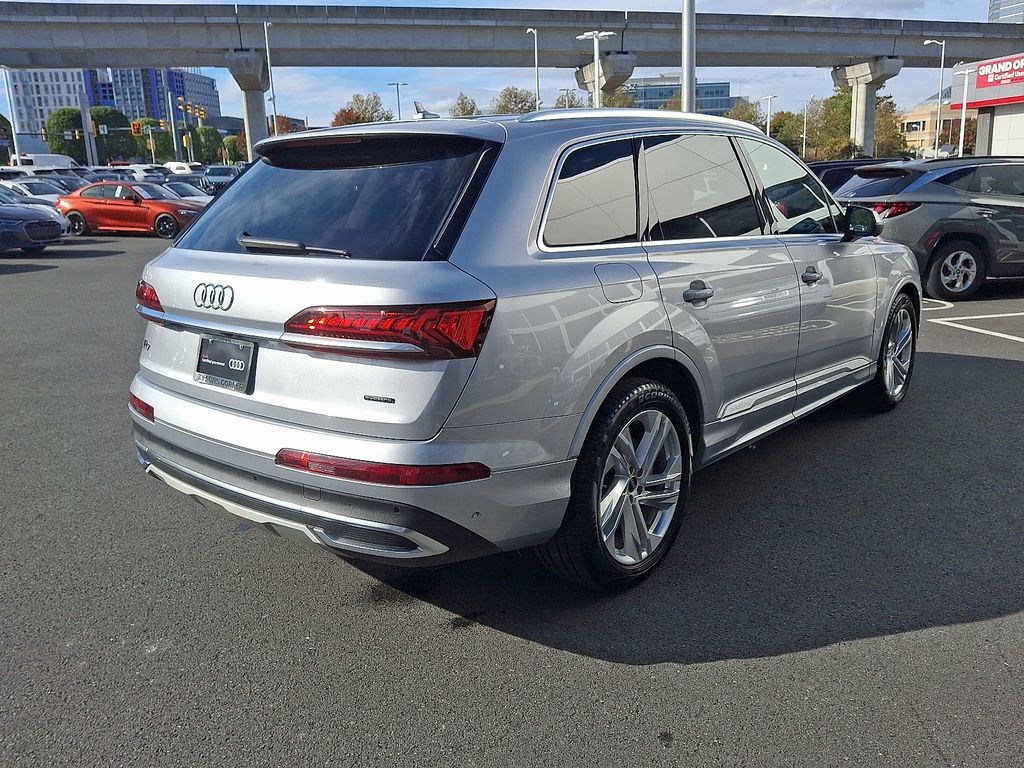 Thumbnail: 2022 Audi Q7 - 4
