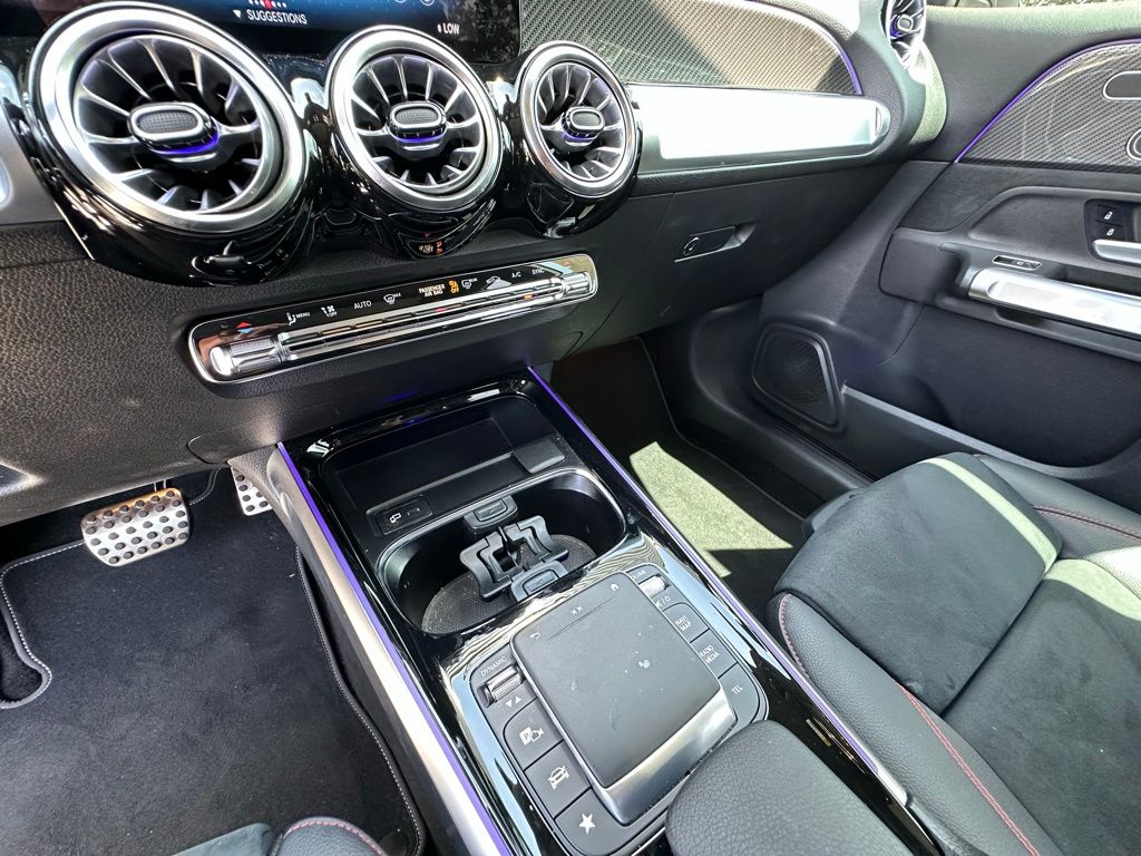 Thumbnail: 2023 Mercedes-Benz GLB - 25