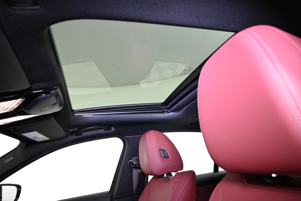 Thumbnail: 2023 BMW 3 Series - 20