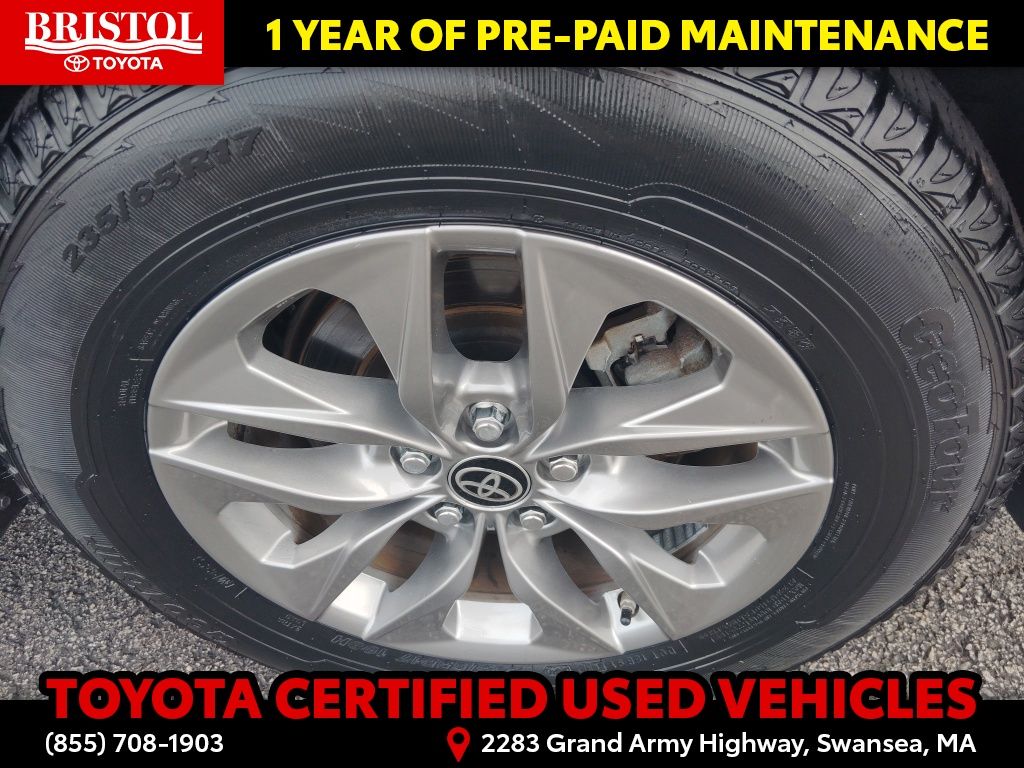 Used 2025 Toyota Sienna Van