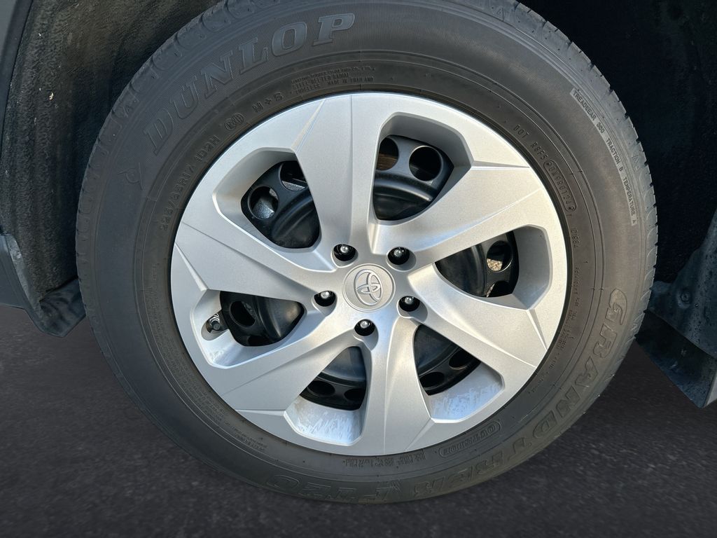 Thumbnail: 2024 Toyota RAV4 - 10