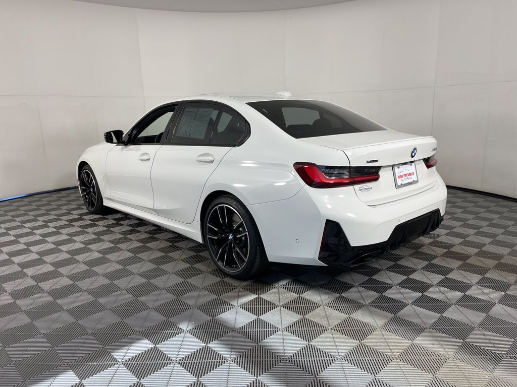 Thumbnail: 2024 BMW 3 Series - 14