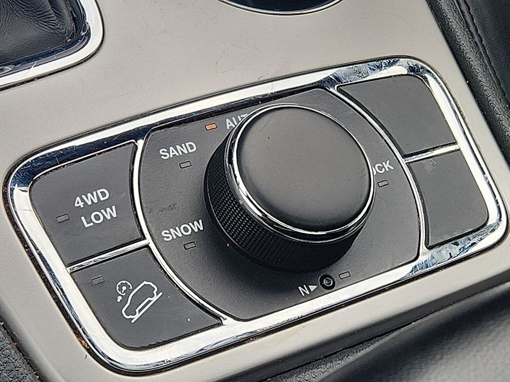 Thumbnail: 2018 Jeep Grand Cherokee - 26