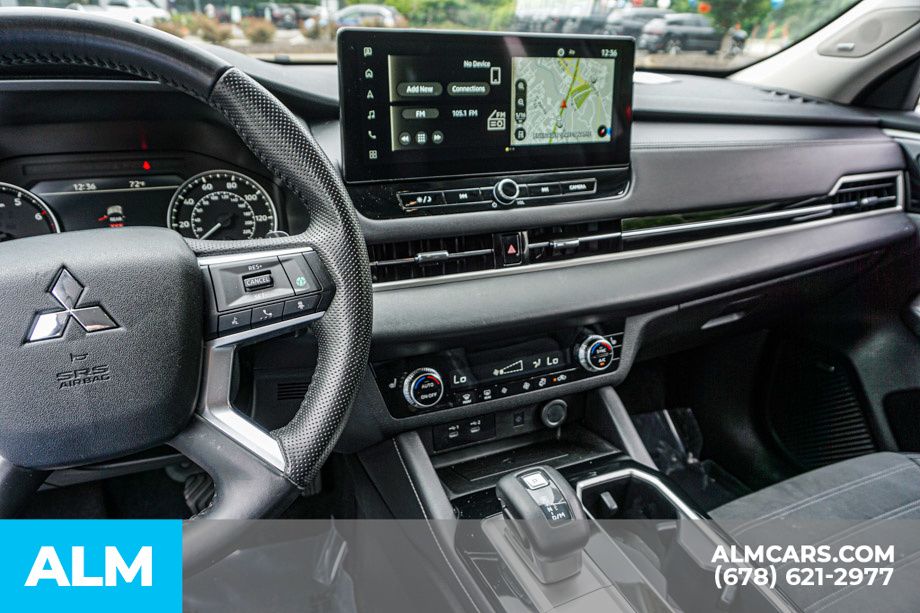 2025 Mitsubishi Outlander SE - Photo 34