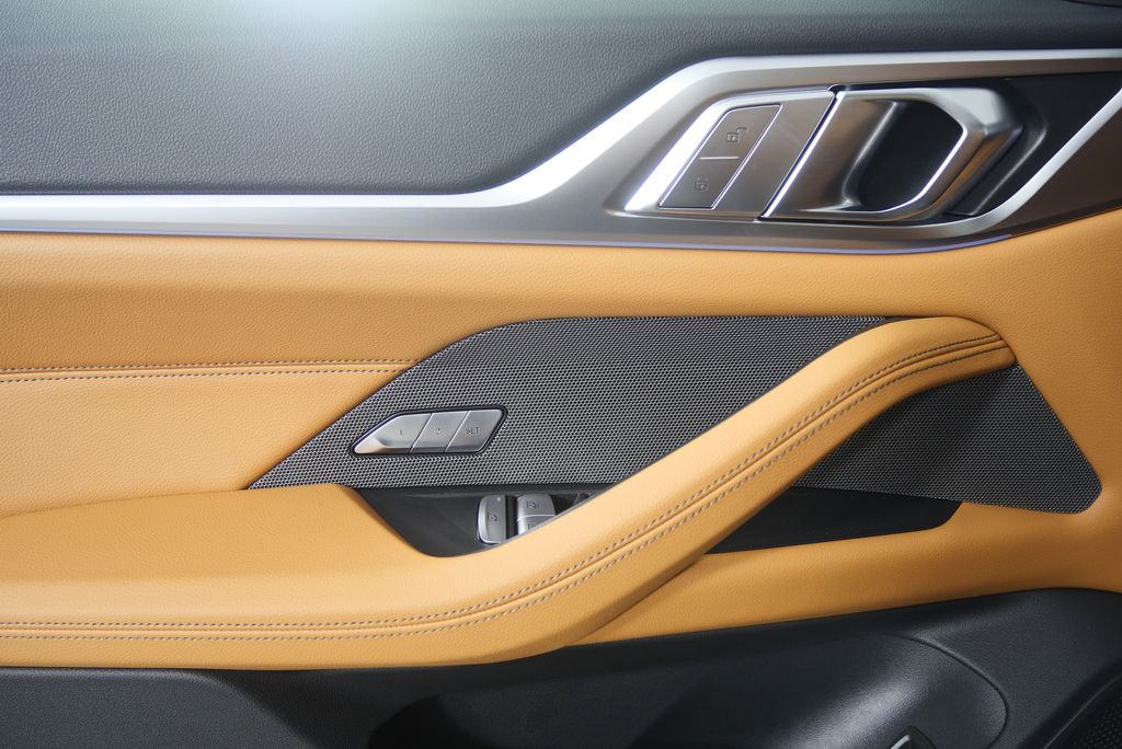 Thumbnail: 2026 BMW i4 - 8