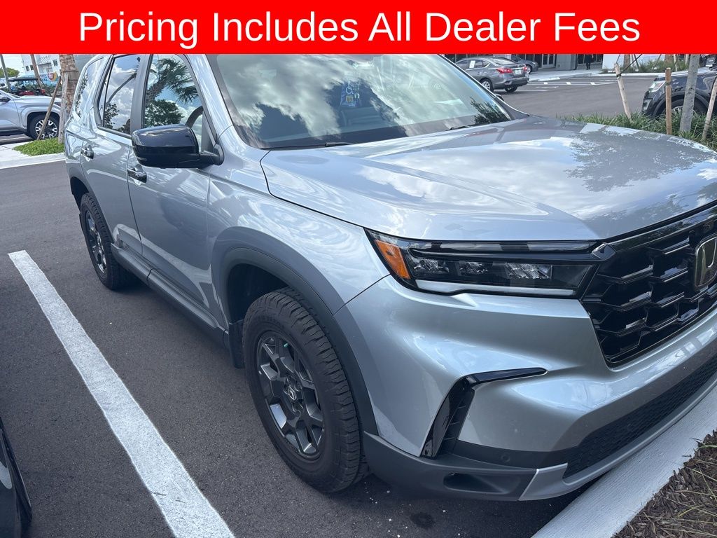 2025 Honda Pilot TrailSport AWD's photo