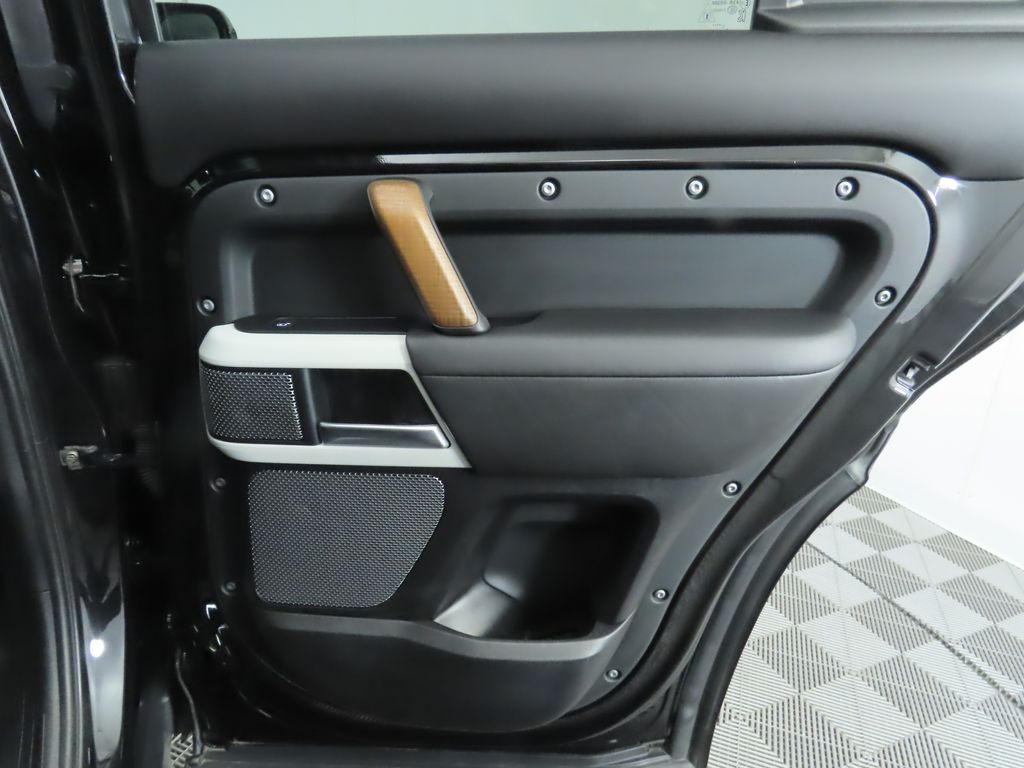 Thumbnail: 2022 Land Rover Defender - 28