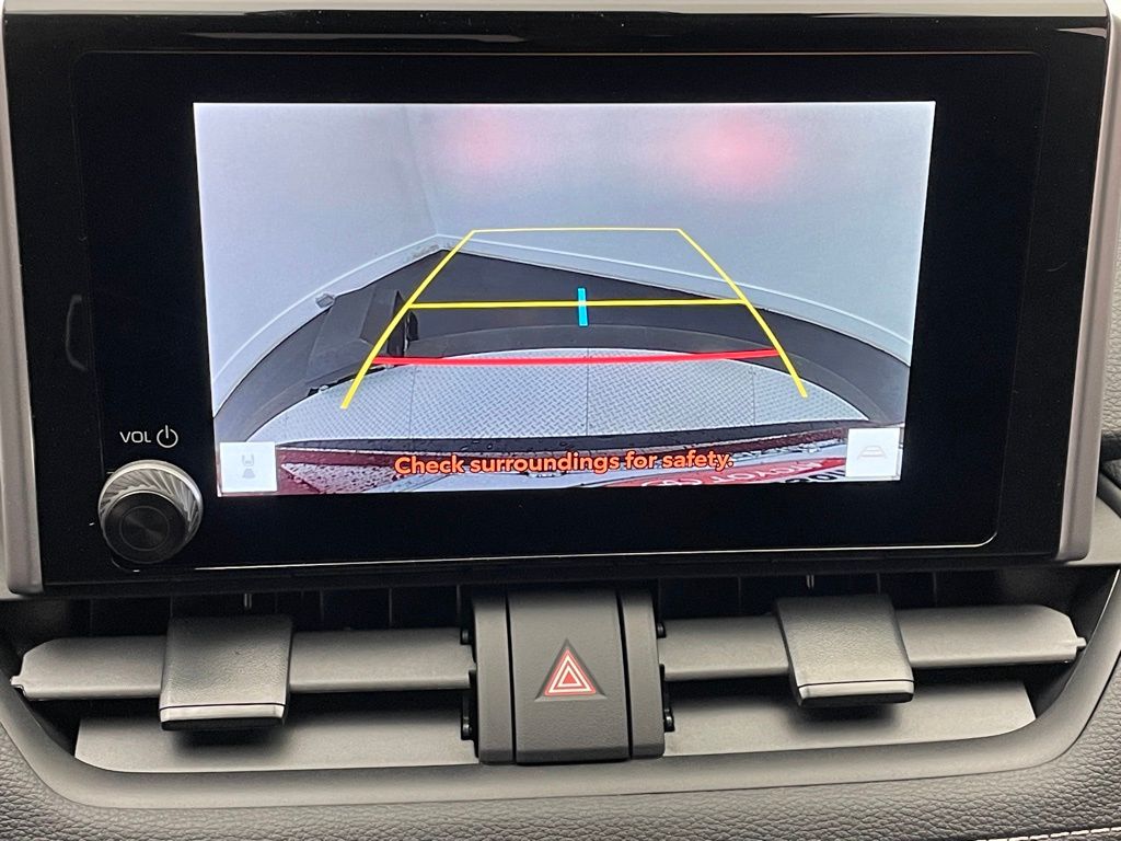 2025 Toyota RAV4 XLE 25