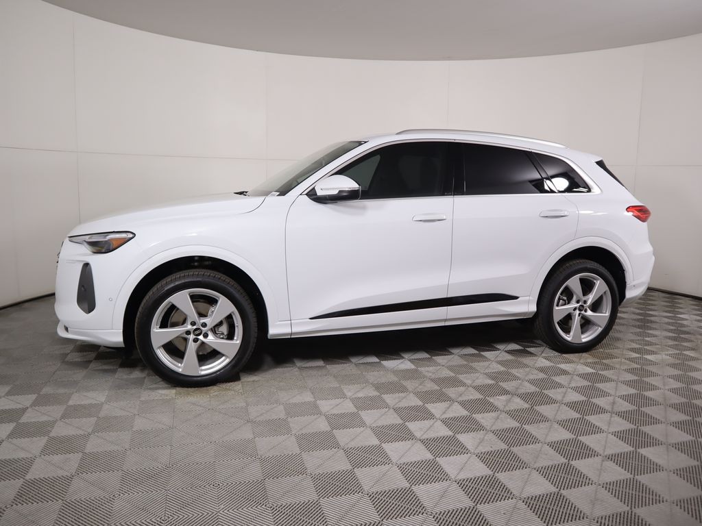 Thumbnail: 2025 Audi Q5 - 8