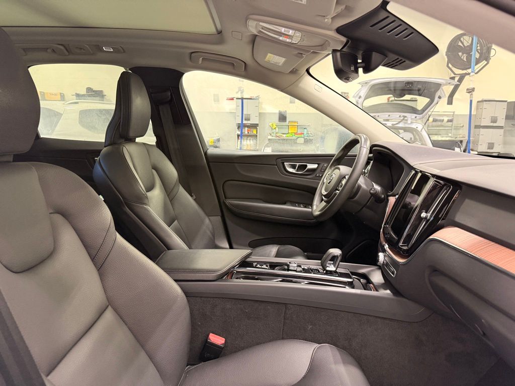 Thumbnail: 2023 Volvo XC60 - 29