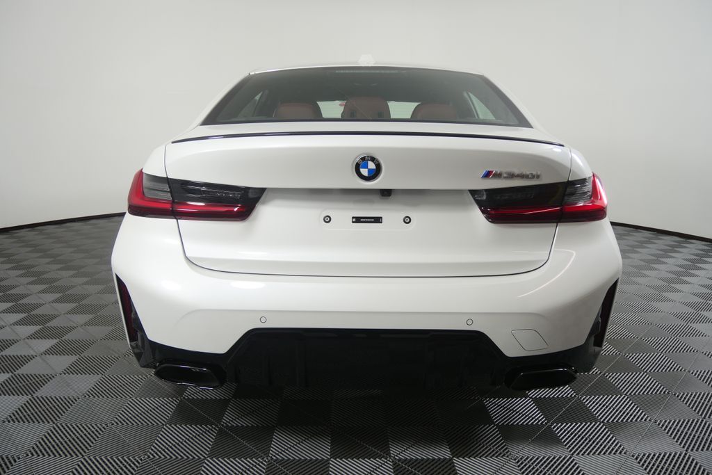Thumbnail: 2026 BMW 3 Series - 5