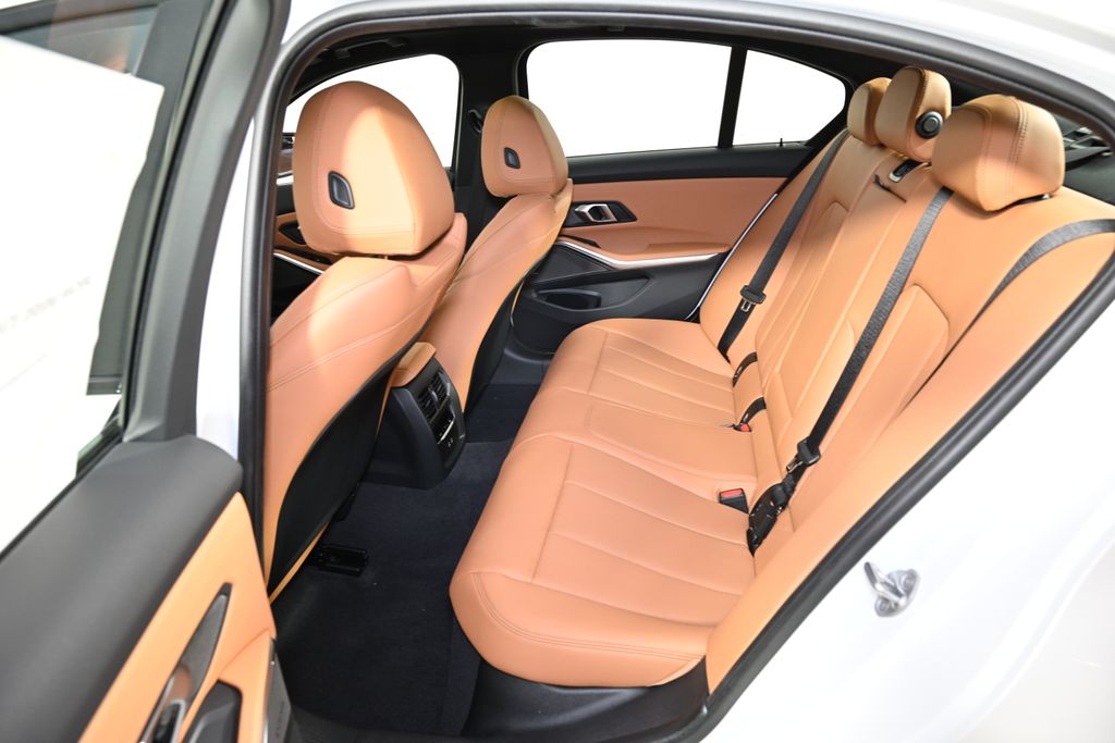 Thumbnail: 2026 BMW 3 Series - 24