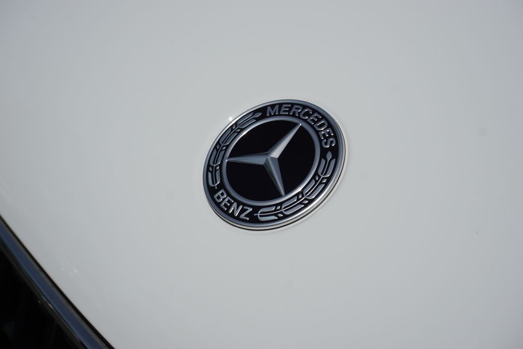 2025 Mercedes-Benz GLC 350 9