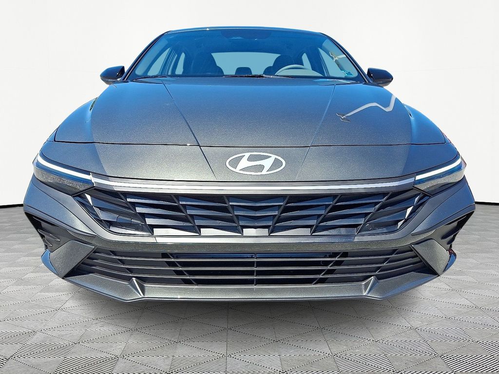 2026 Hyundai Elantra — photo 2