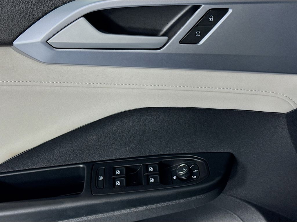 Used Car 2025 Volkswagen Taos  1.5t Se For Sale Under $25,000 In Austin, Texas