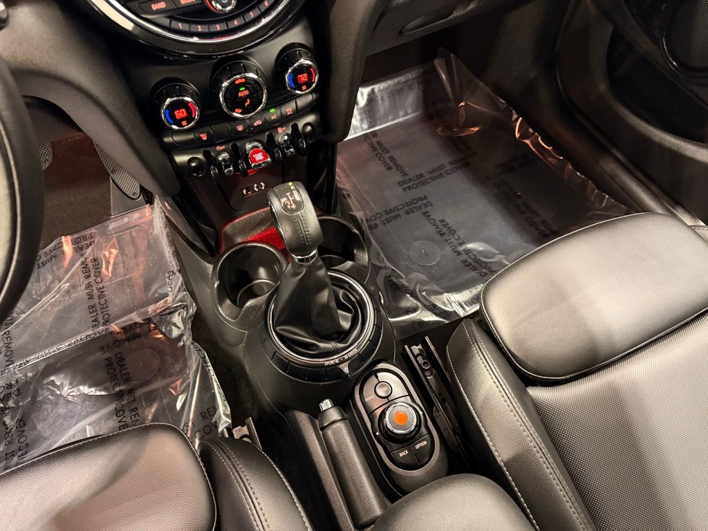 2017 MINI Cooper Base 19
