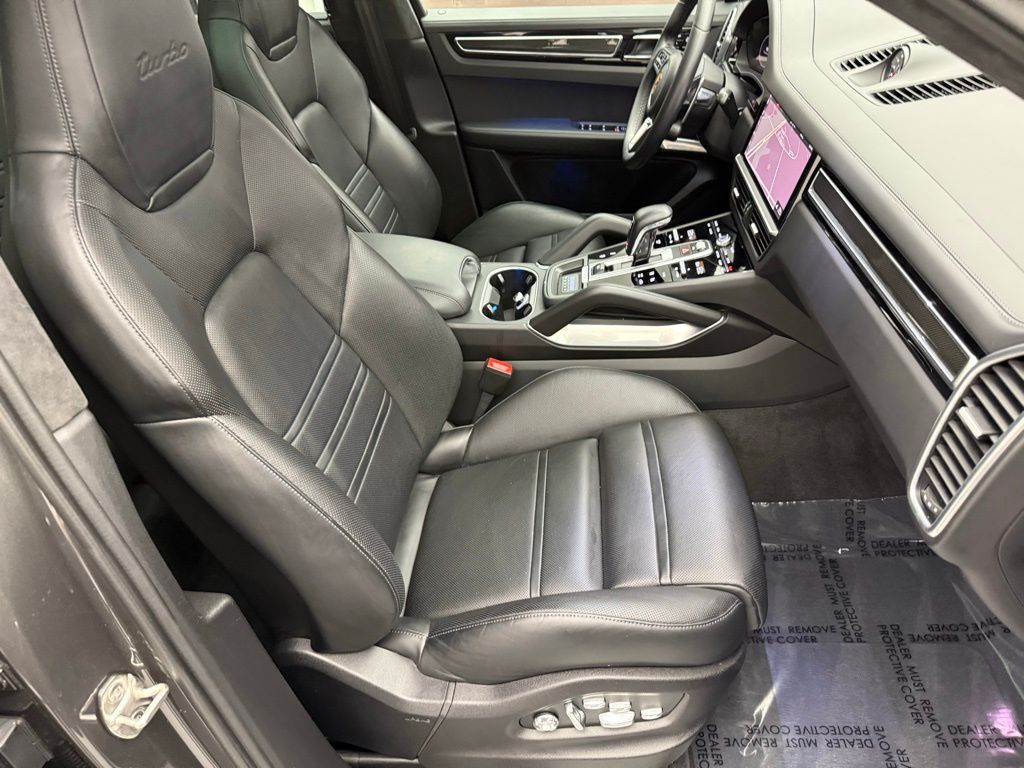 2021 Porsche Cayenne Turbo 28