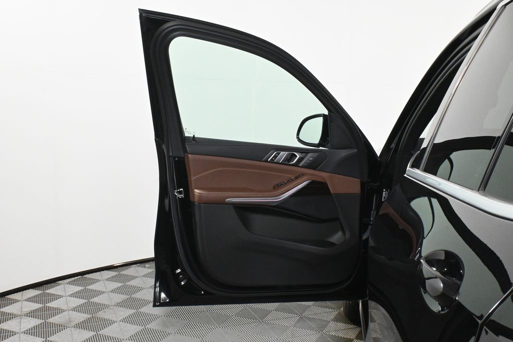 Thumbnail: 2023 BMW X5 - 28