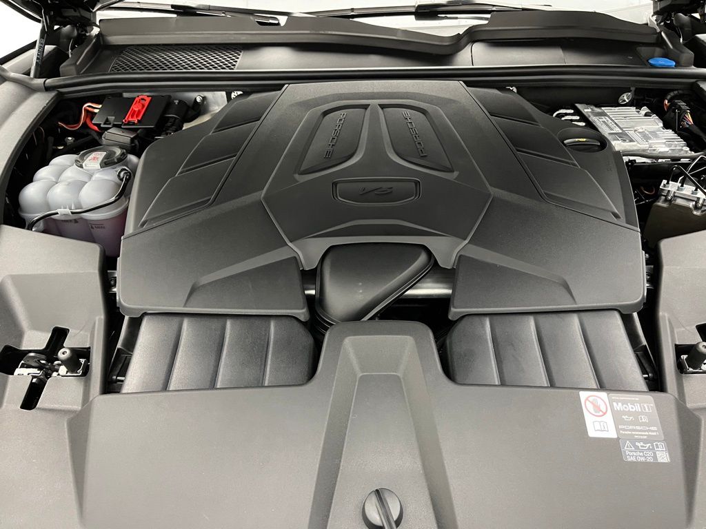 2025 Porsche Cayenne  24