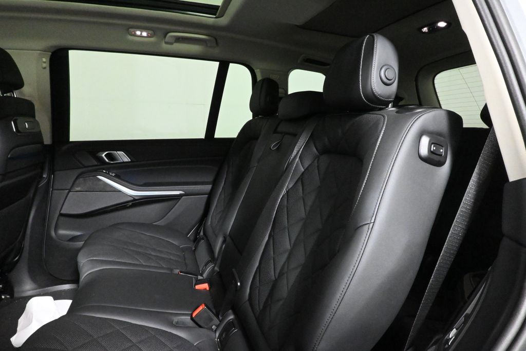 Thumbnail: 2024 BMW X7 - 5