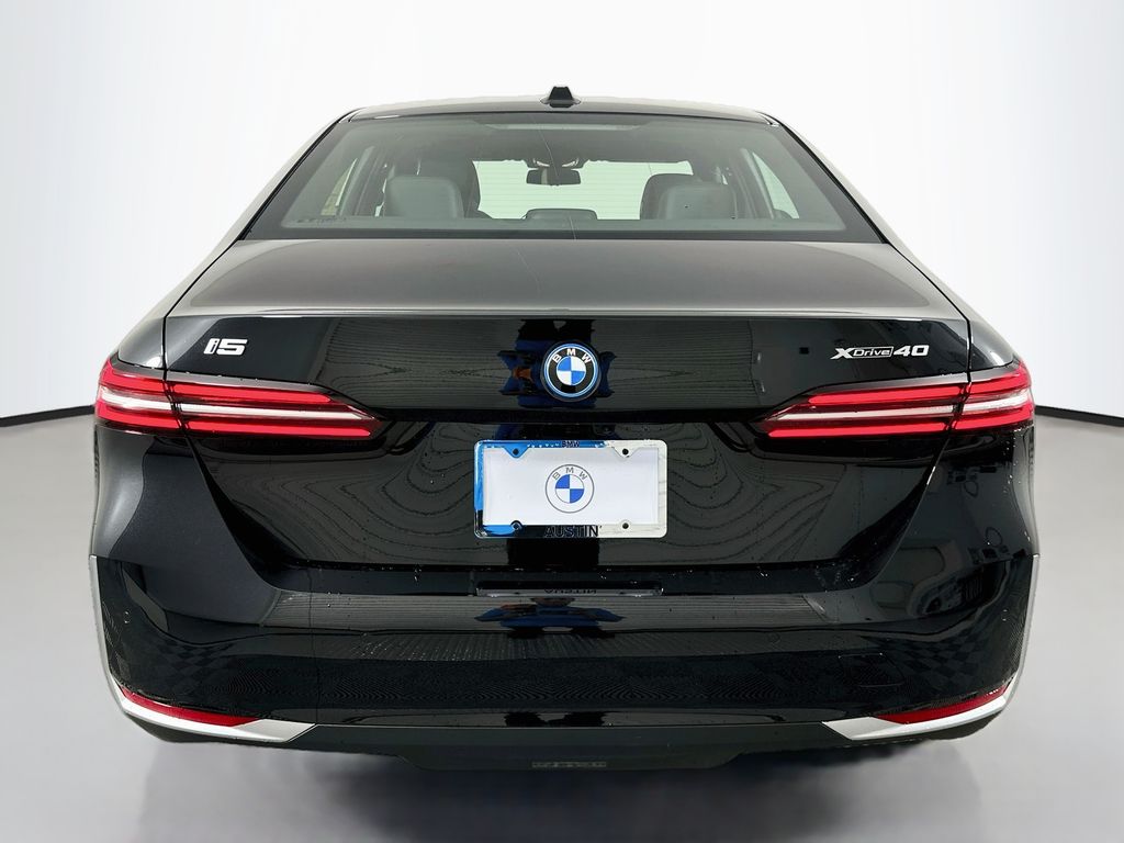 Thumbnail: 2026 BMW i5 - 6