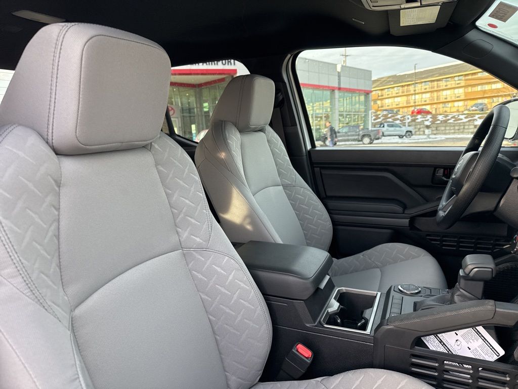 2026 Toyota Tacoma SR5 - Photo 7
