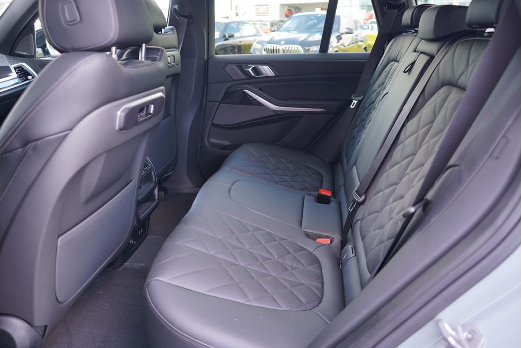 Thumbnail: 2026 BMW X5 - 12