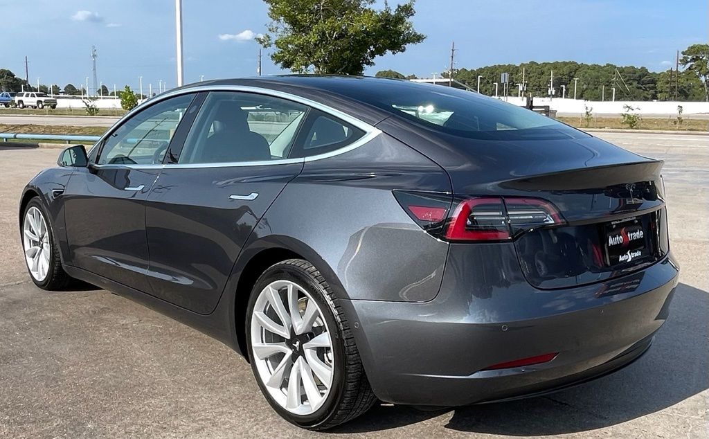 2018 Tesla Model 3 Long Range Black at Autostrade