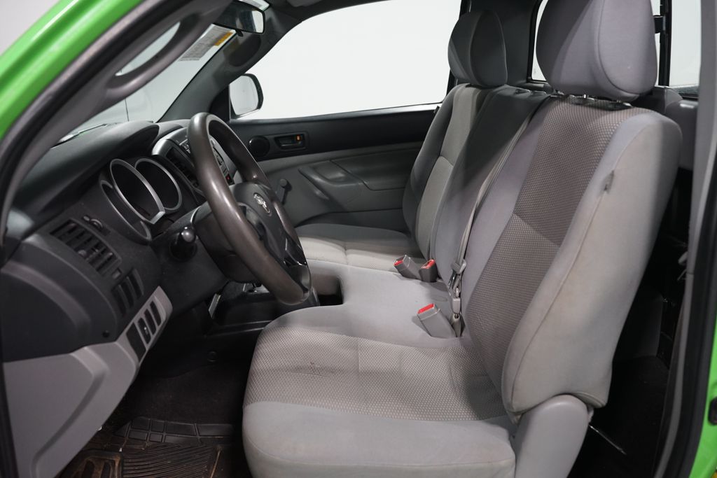 Thumbnail: 2013 Toyota Tacoma - 6