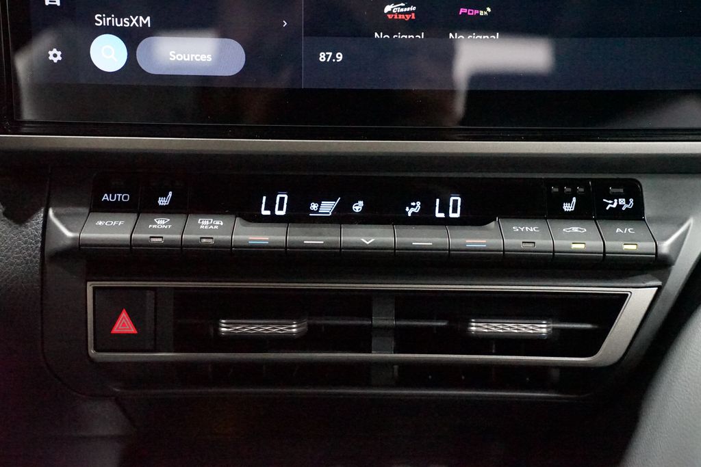 2025 Toyota Camry XSE 21