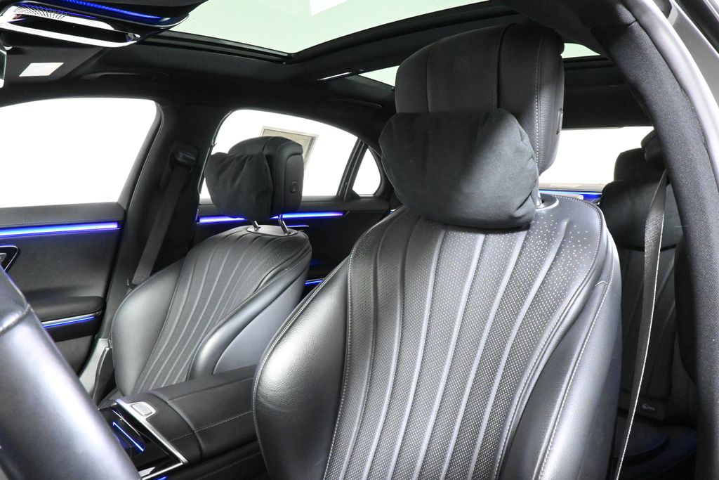 Thumbnail: 2023 Mercedes-Benz S-Class - 16