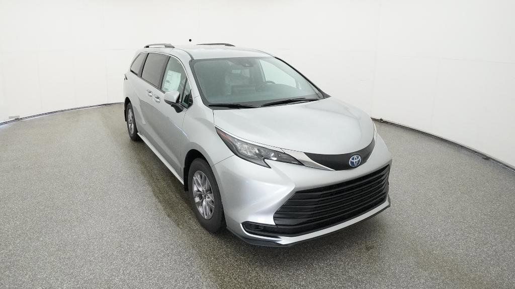 Thumbnail: 2025 Toyota Sienna - 25
