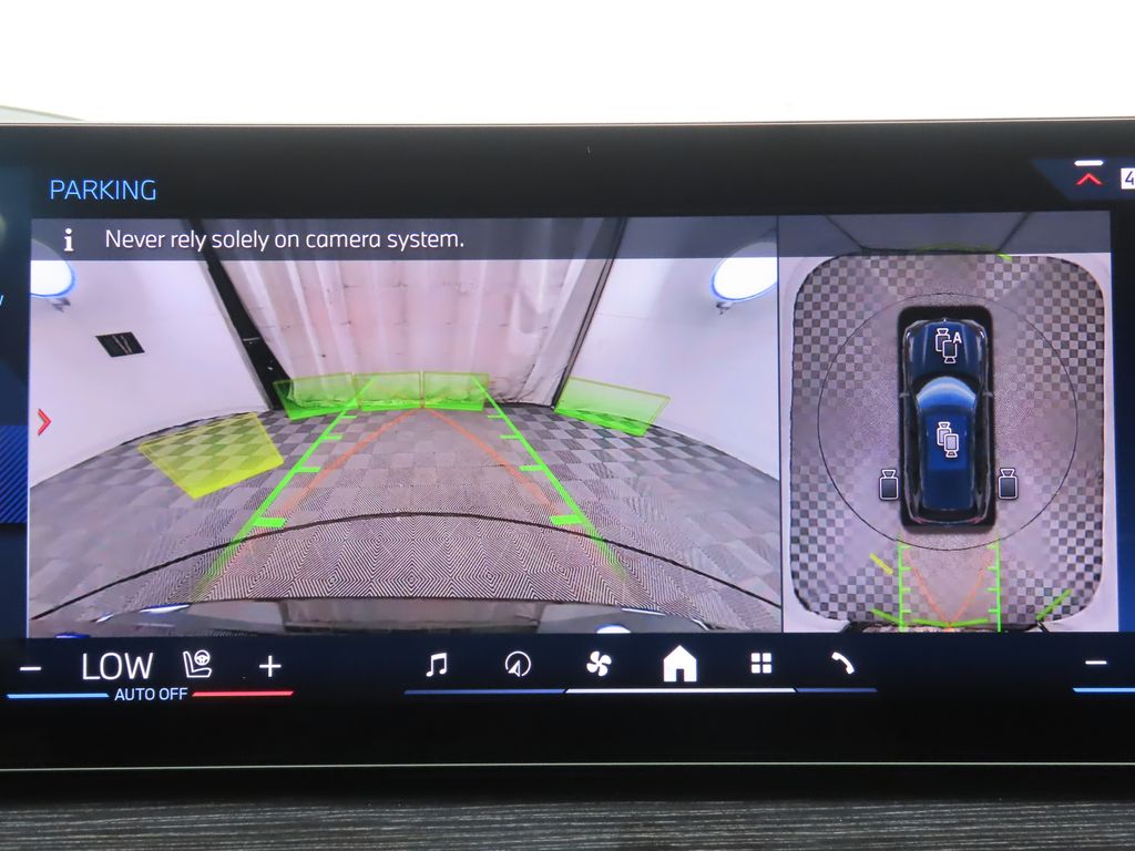 Thumbnail: 2026 BMW X5 - 15