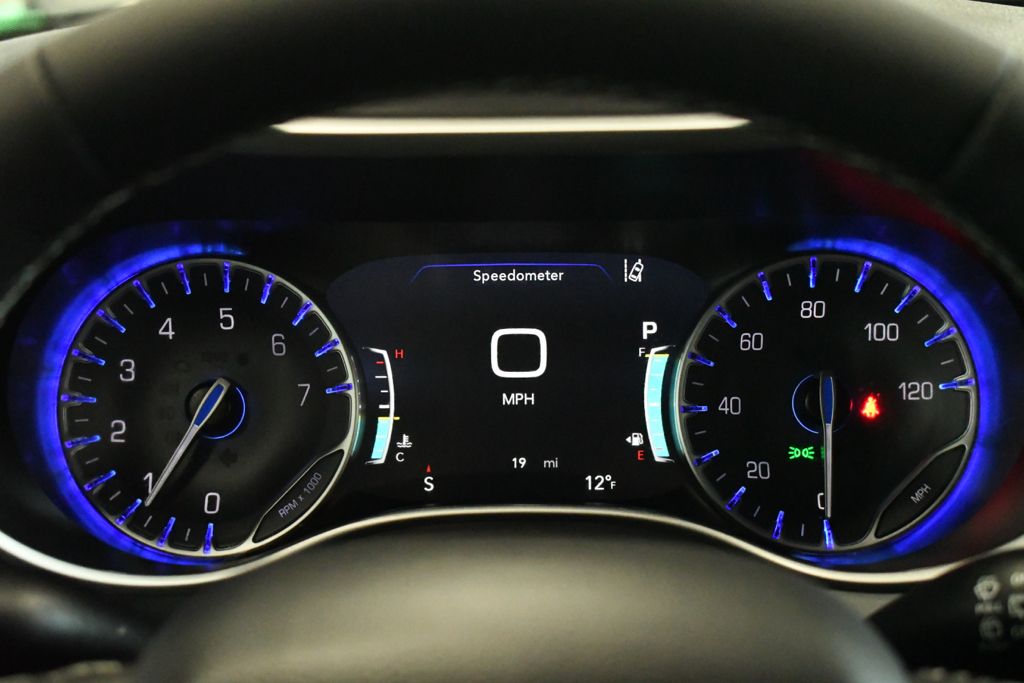 Used 2026 Black Chrysler Select image 34