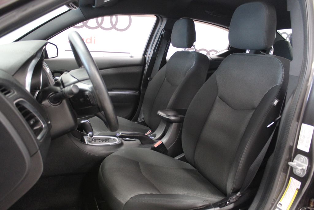 Thumbnail: 2014 Dodge Avenger - 11