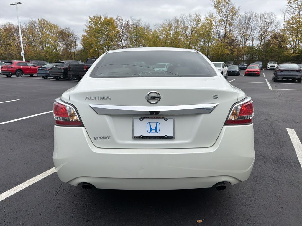 Thumbnail: 2015 Nissan Altima - 4