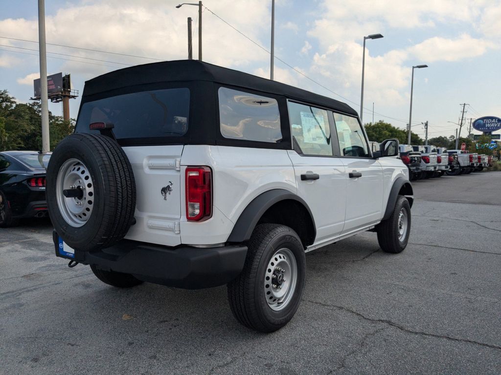 2025 Ford Bronco Base