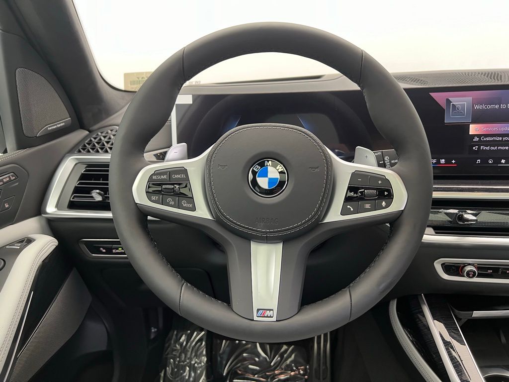 Thumbnail: 2026 BMW X7 - 18