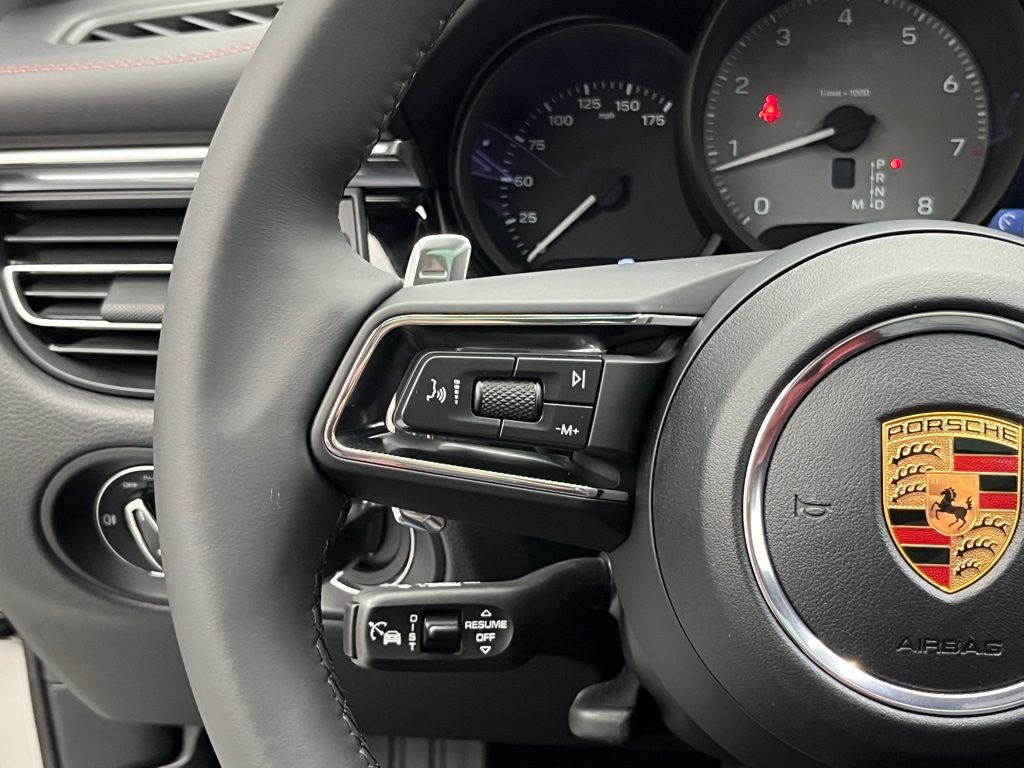Thumbnail: 2026 Porsche Macan - 13