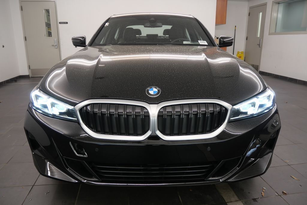 2024 BMW 3 Series 330i 9