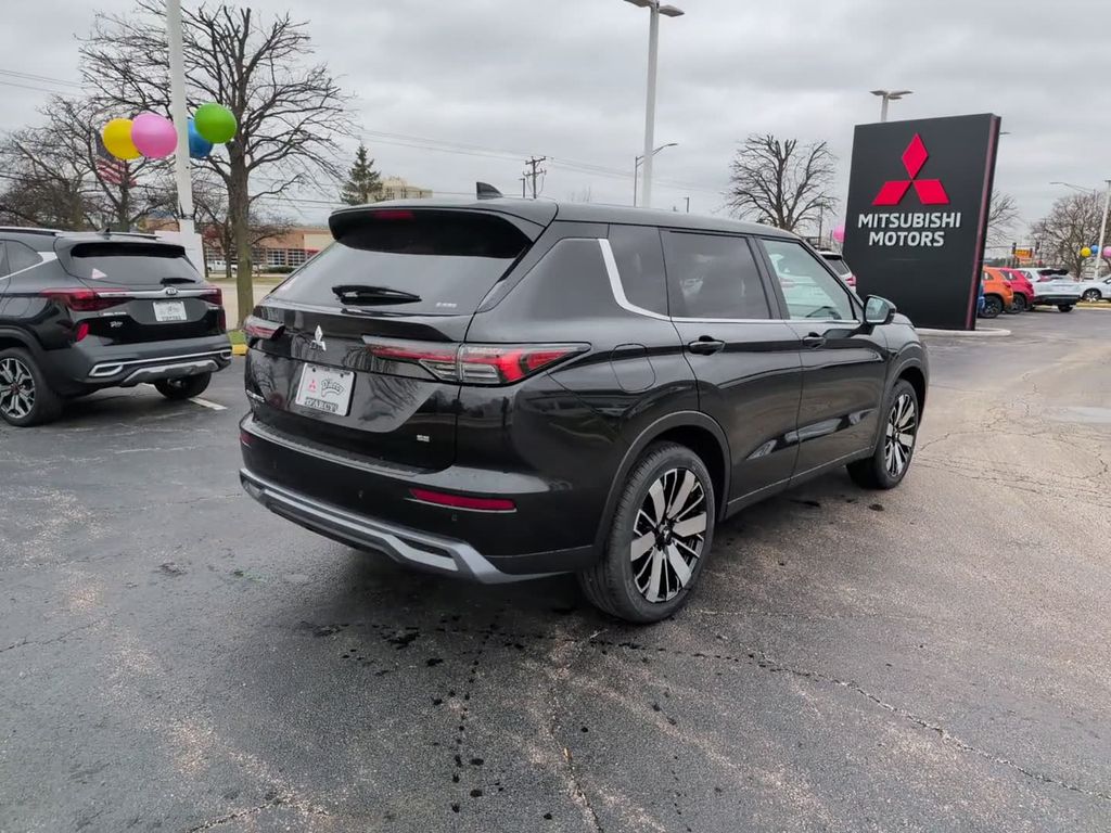 New 2026 Black Mitsubishi SE image 6