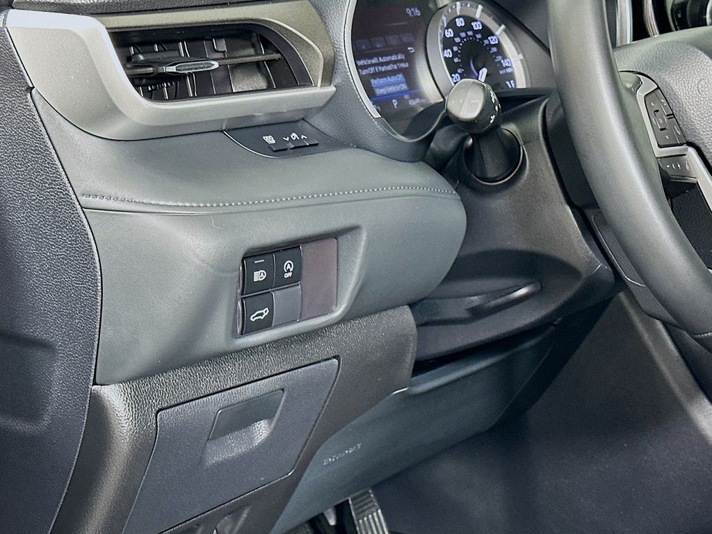 Thumbnail: 2024 Toyota Highlander - 10