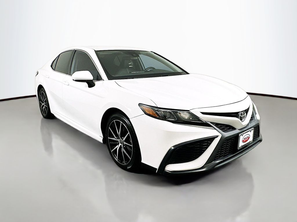 Thumbnail: 2021 Toyota Camry - 3