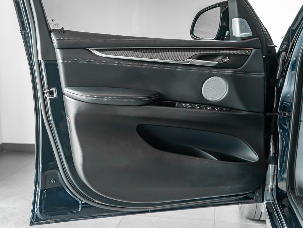 Used 2017 Black BMW  image 12