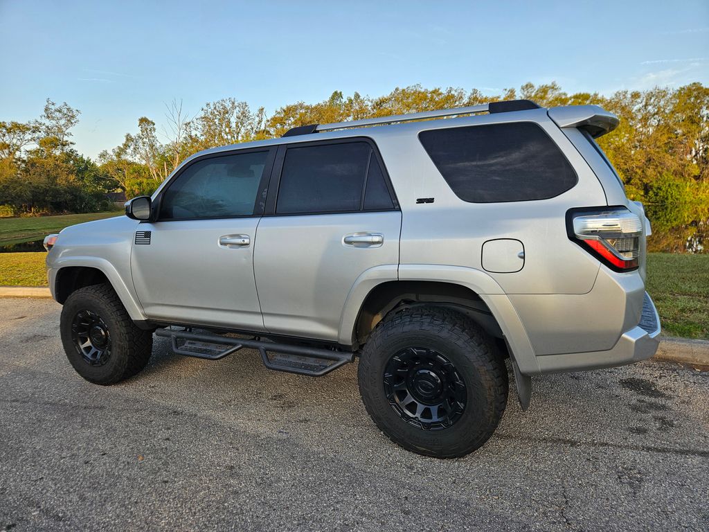 2021 Toyota 4Runner SR5 3