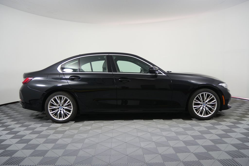 Thumbnail: 2024 BMW 3 Series - 2